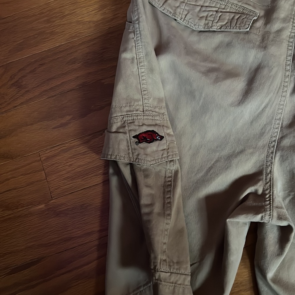 Arkansas Razorbacks Cargo Shorts - Picture 3 of 3